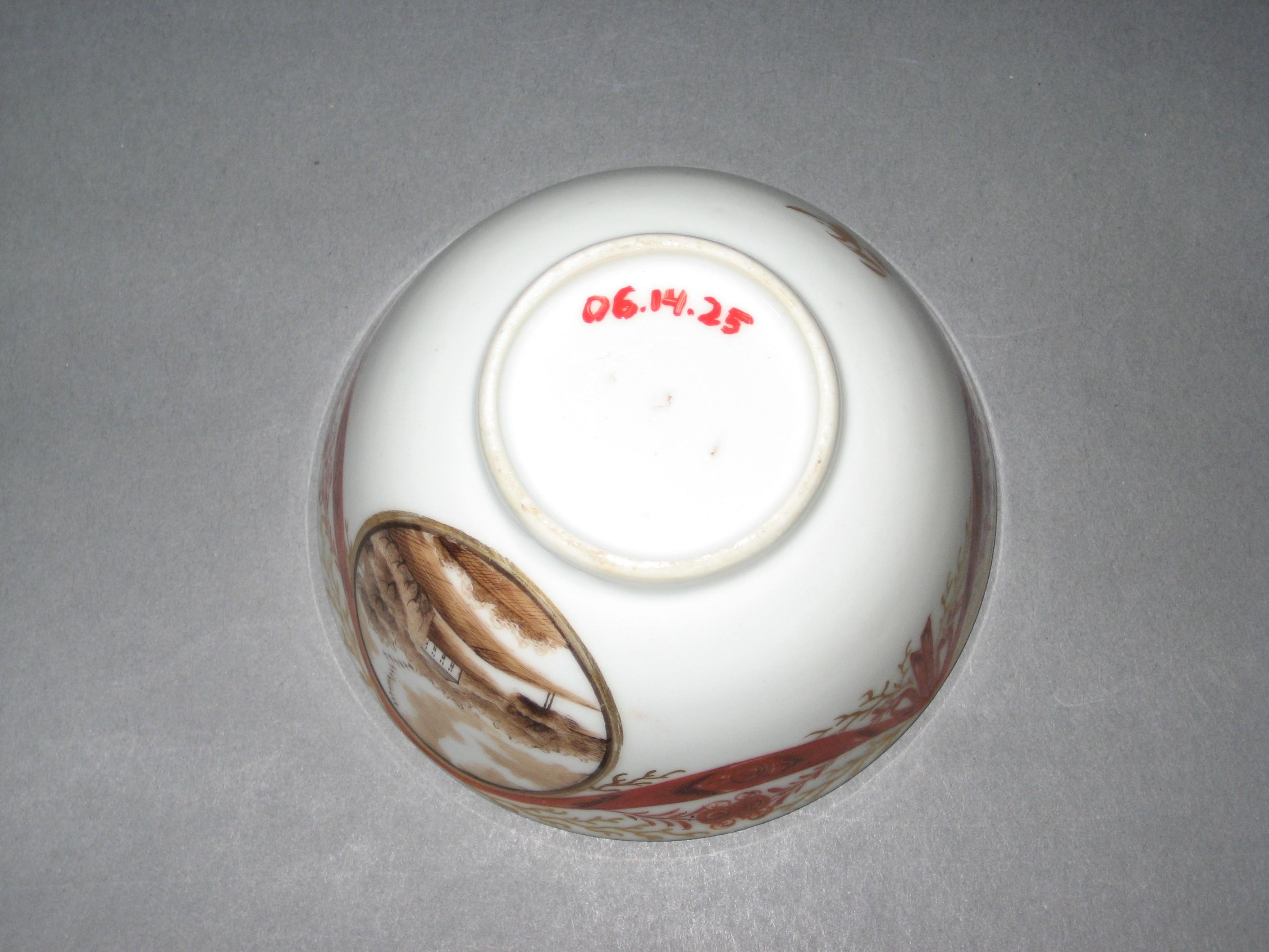 2006.0014.025 Teabowl underside