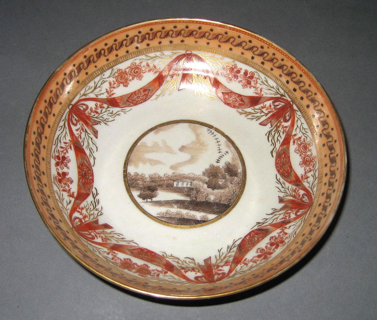 2006.0014.038 Saucer