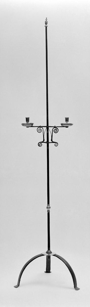 1958.2237 Candlestand
