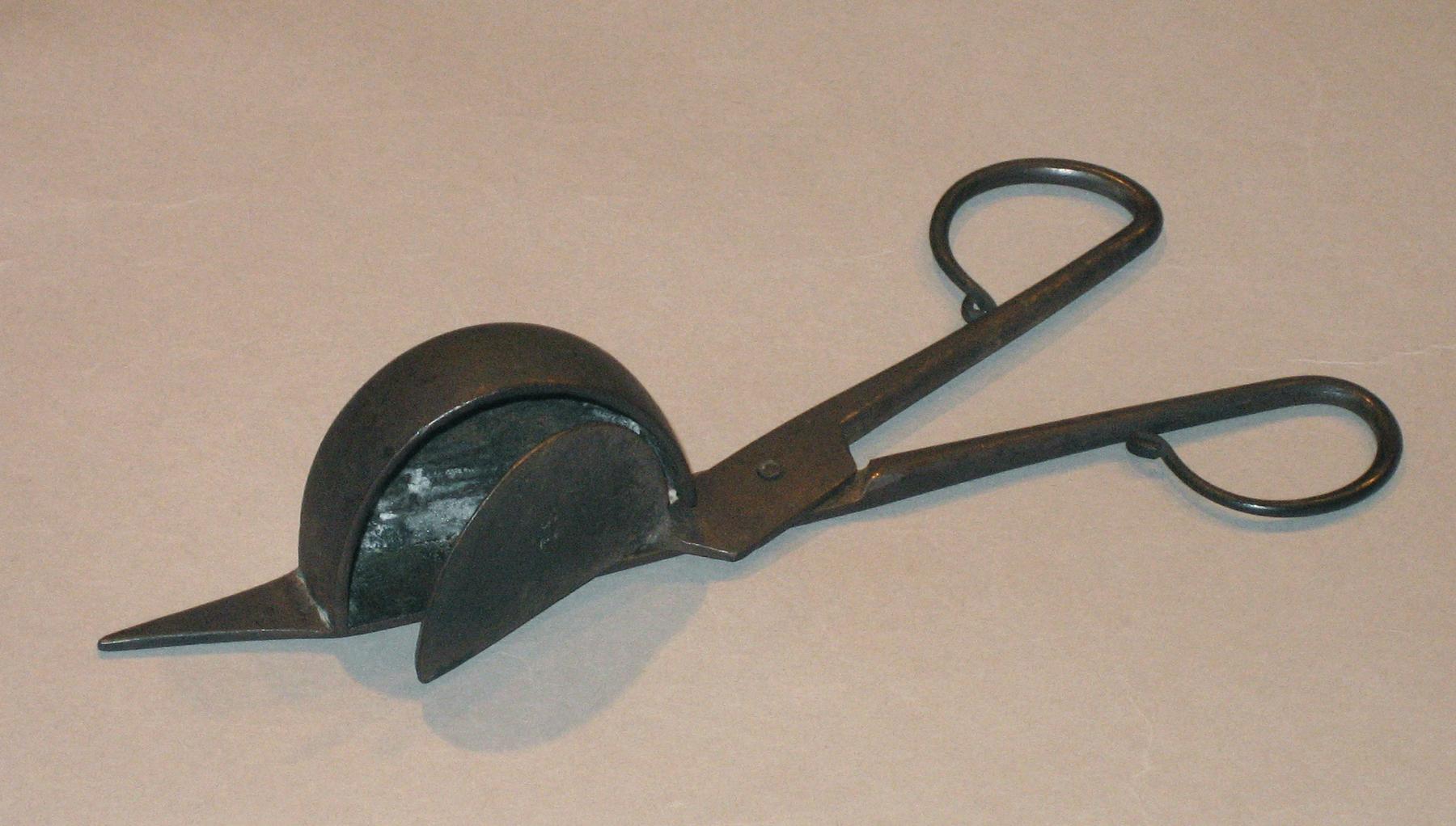 1958.2240 Snuffer