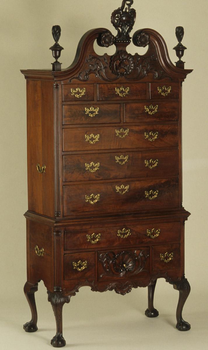 1958.2250 Chest of drawers, view 2