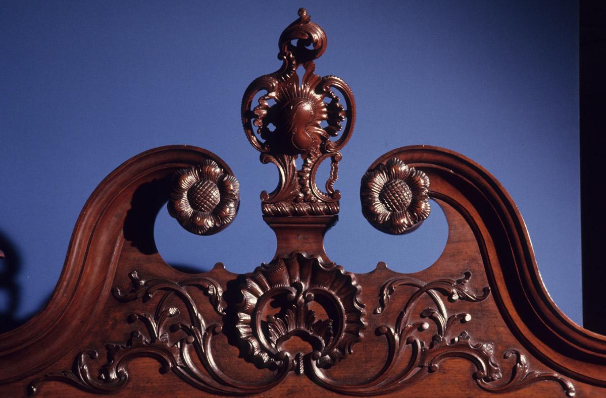 1958.2250 Chest of drawers, detail 1