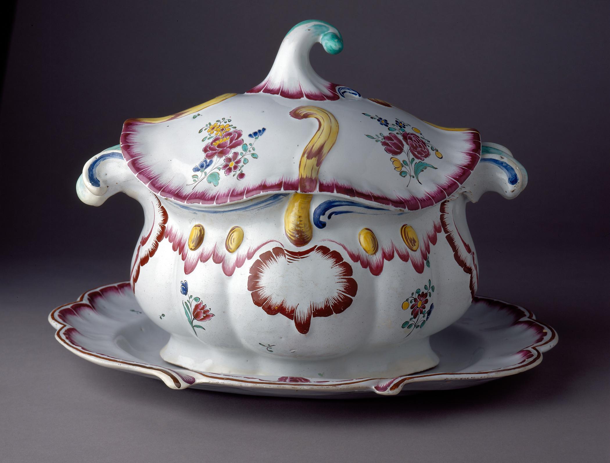 1996.0004.119 A-C Tureen