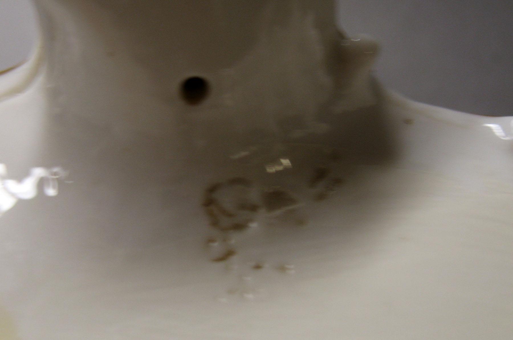 1996.0004.123 A, B Tureen and cover (mark 2)