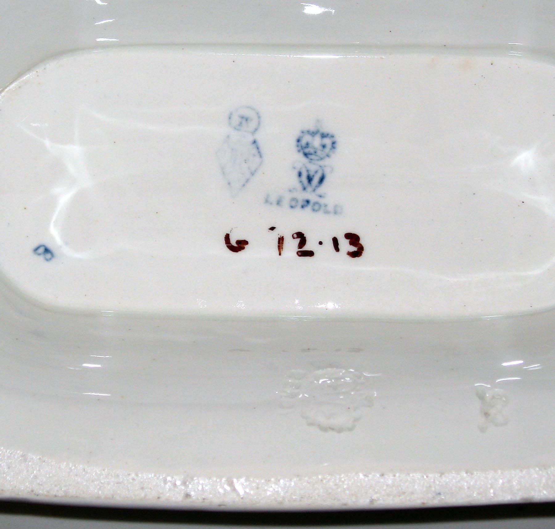1996.0004.176 A Derby tureen (marks)
