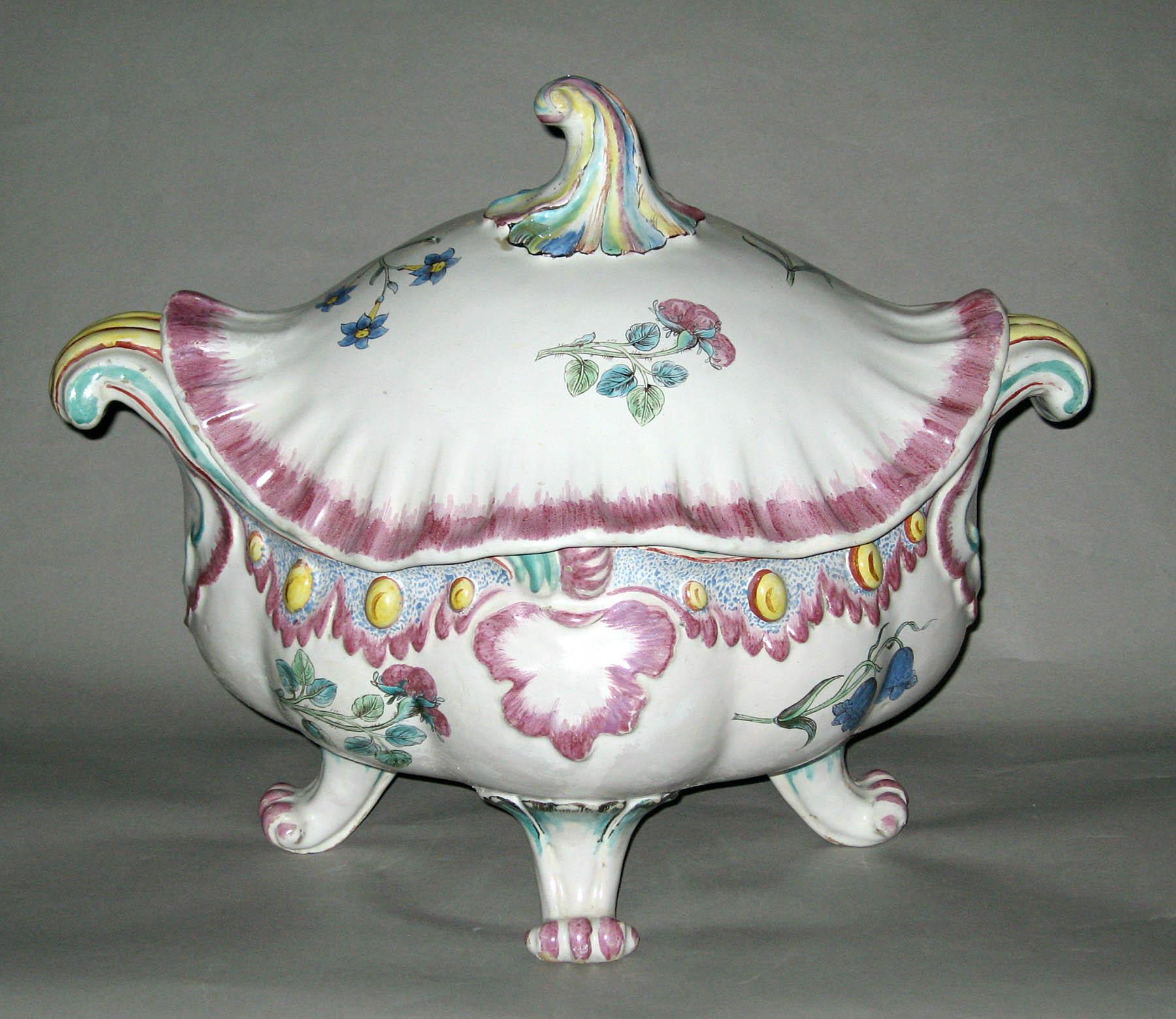 1996.0004.232 A, B Tin-glazed earthenware tureen