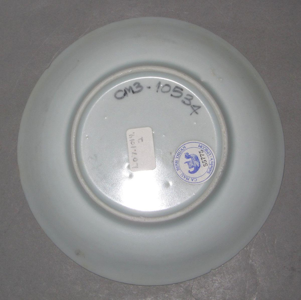 2007.0003.002 Porcelain saucer underside