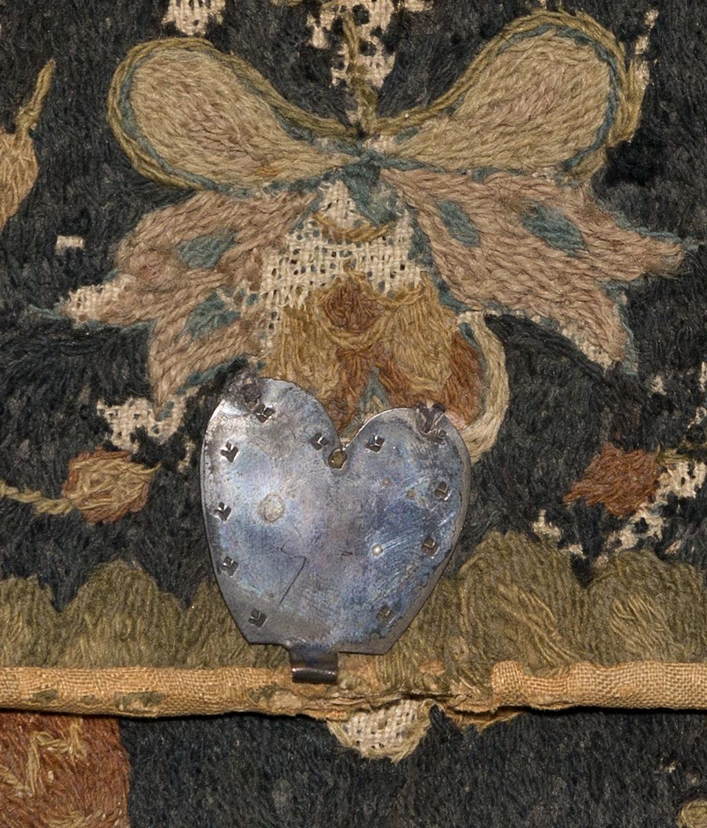 1958.2277 Pocketbook, Detail
