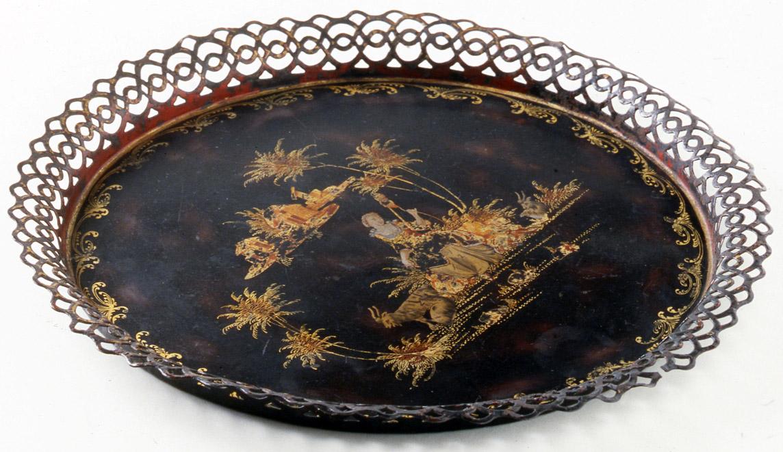 1958.2282 Salver (view 2)