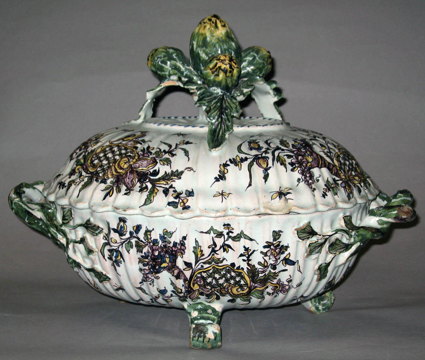 1996.0004.202 A, B Rouen faience tureen