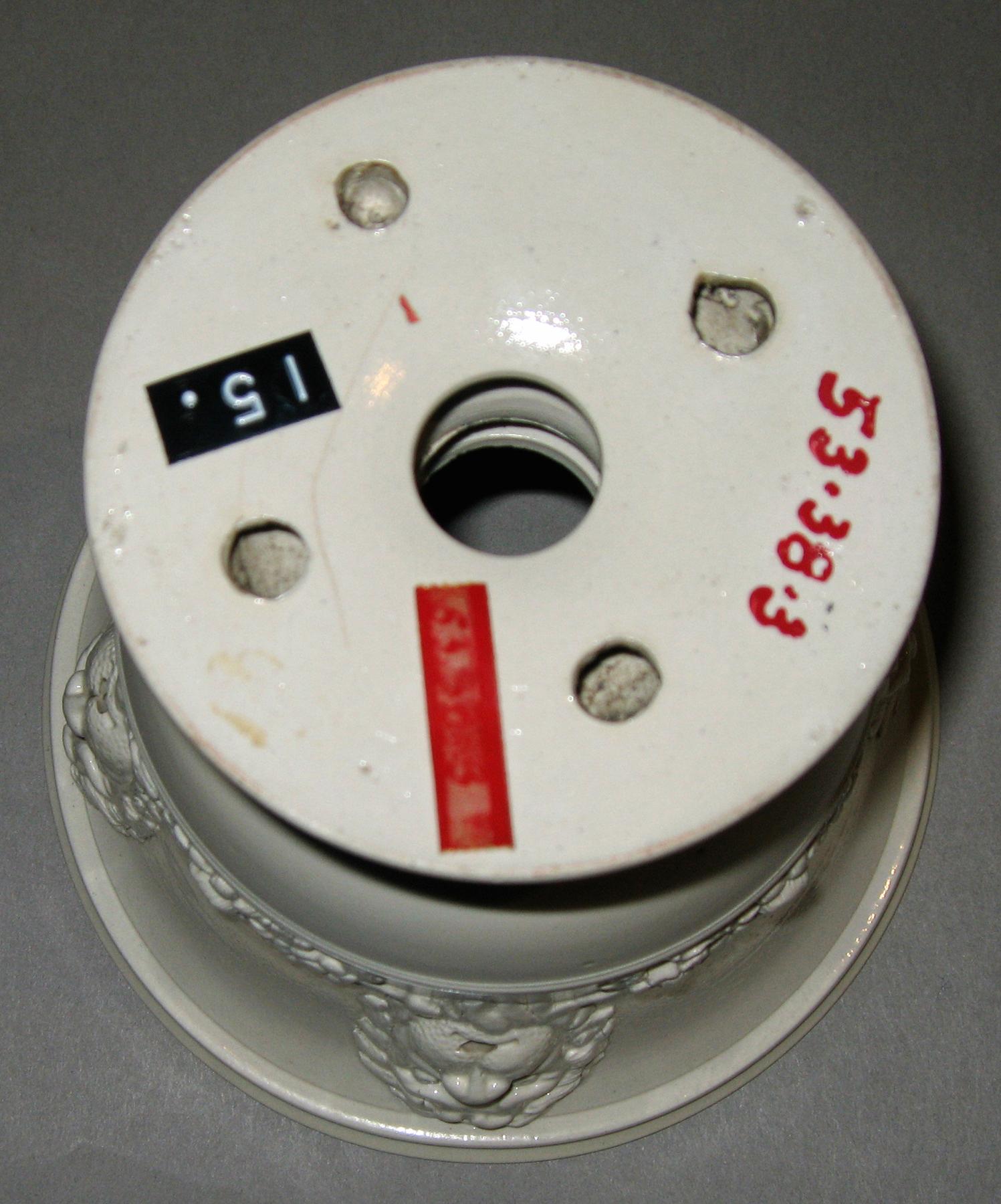 1958.0038.003 Cachepot (bottom)