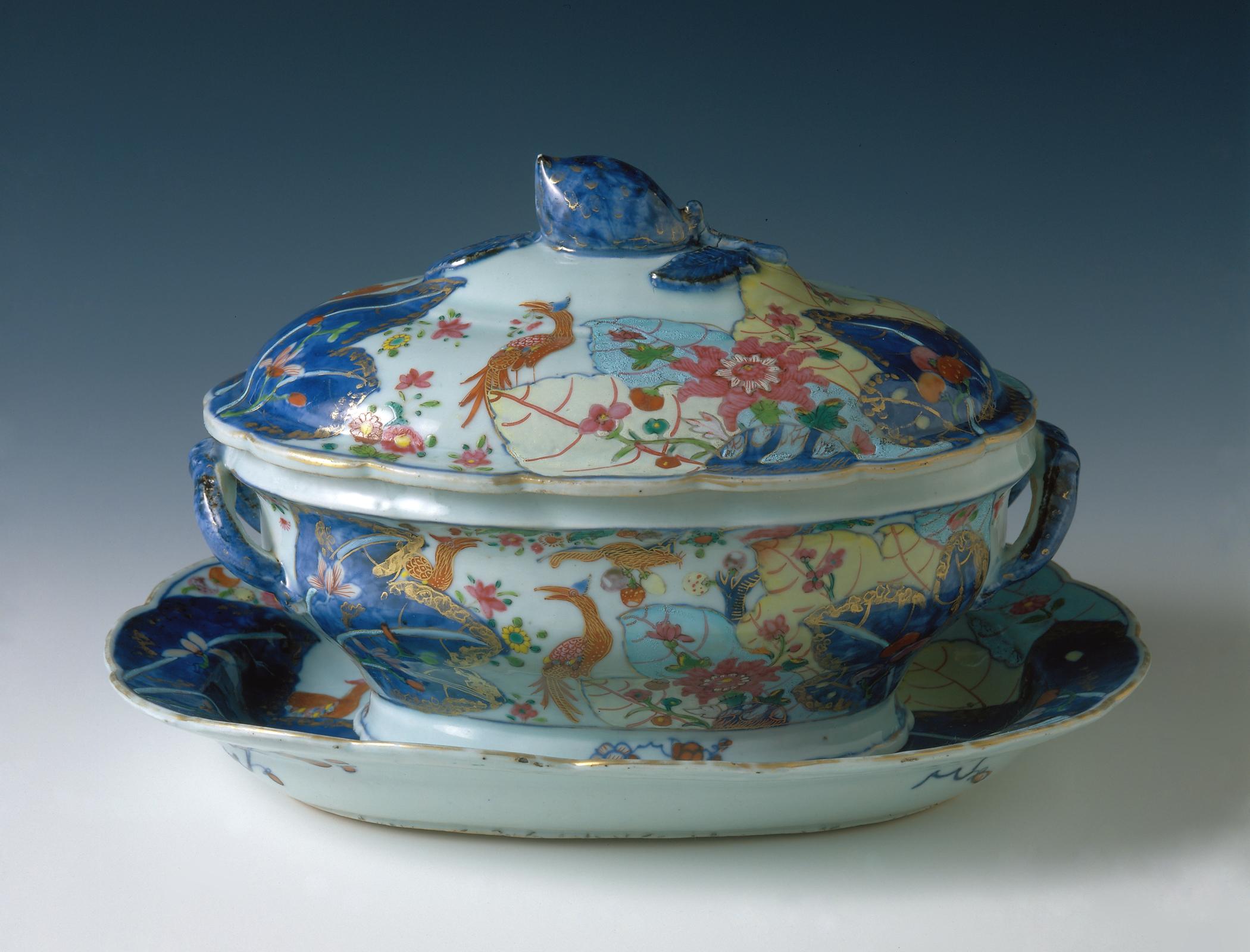 1996.0004.159.002 Tureen