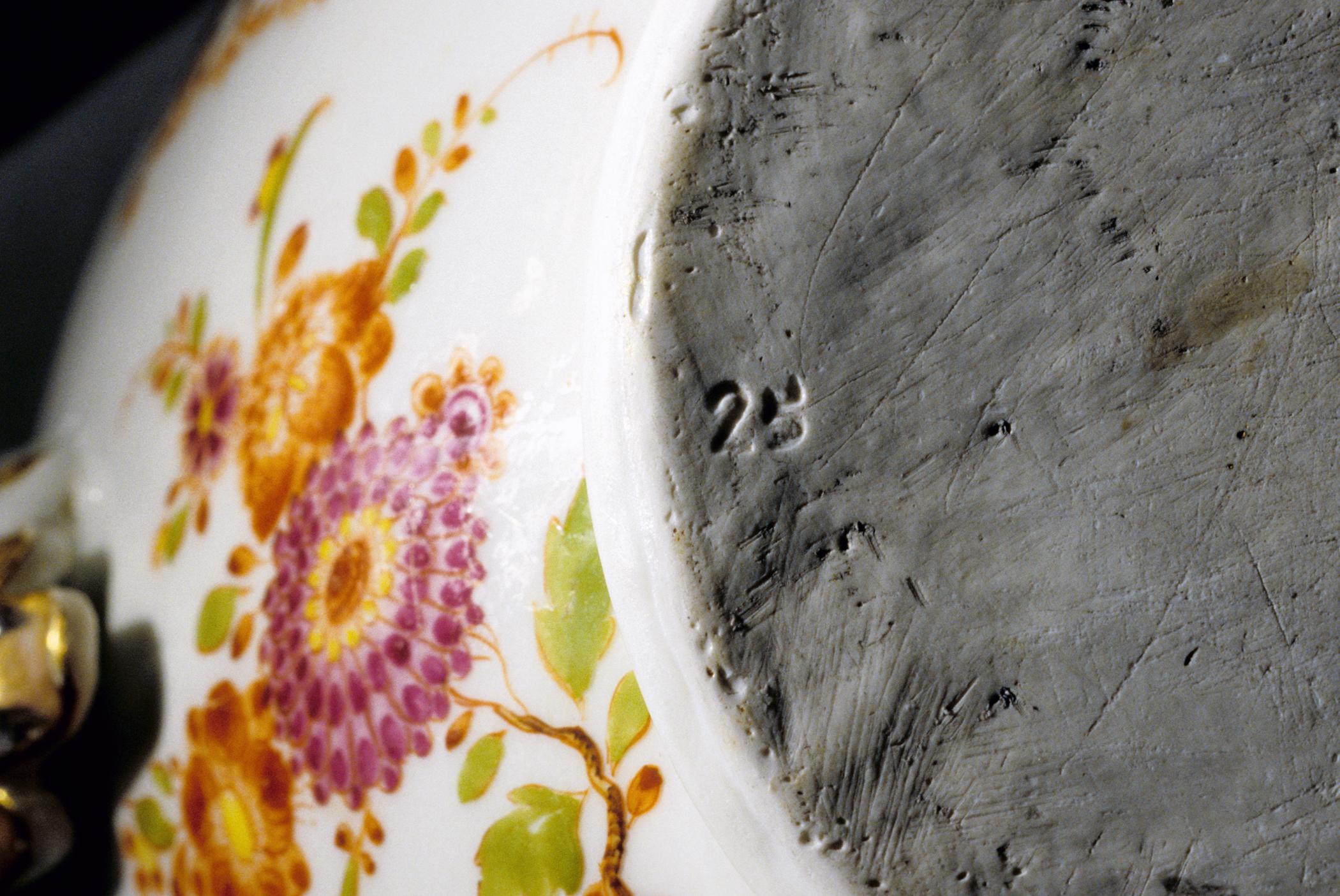 1996.0004.164 A-C Tureen (detail 1)
