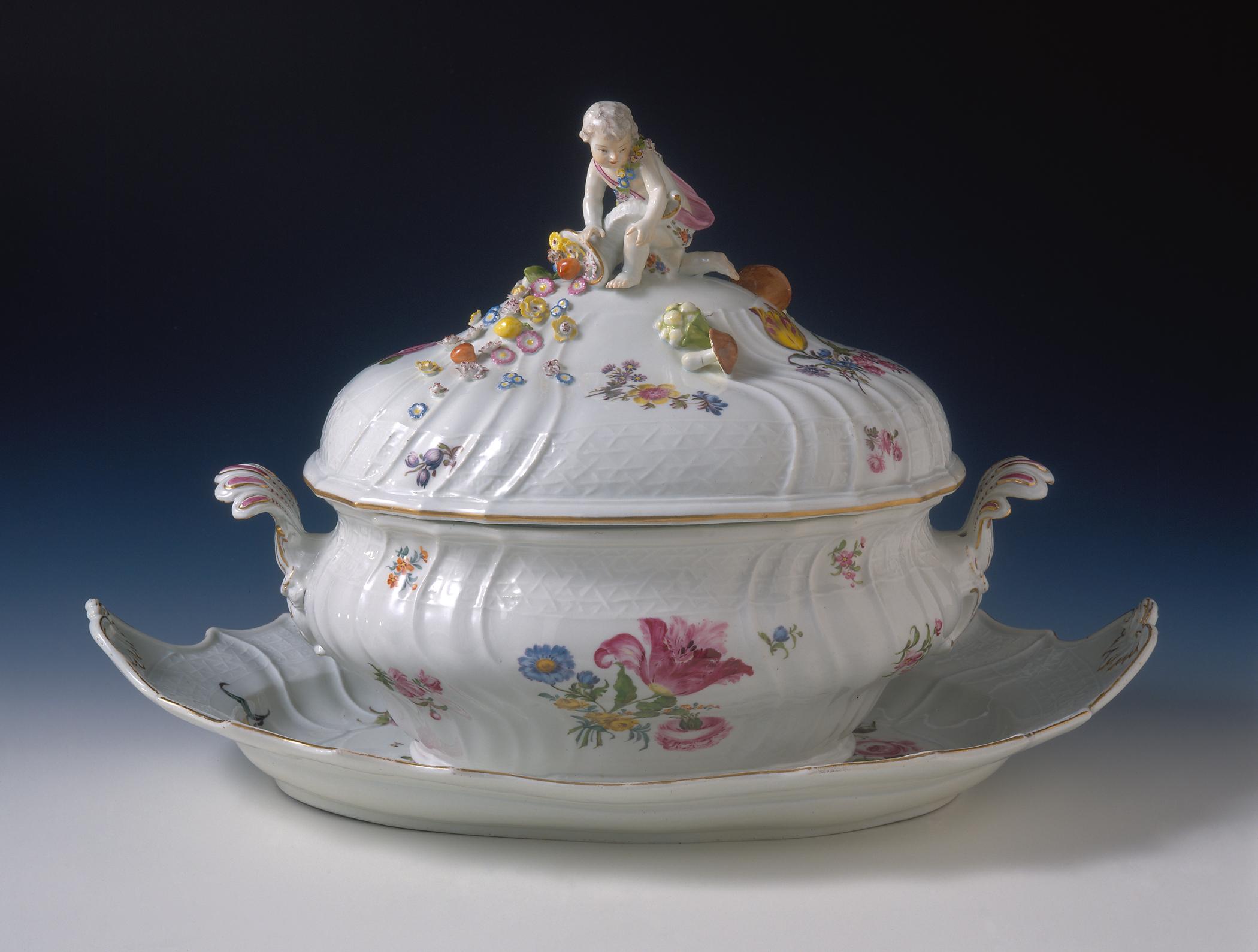 1996.0004.223 A-C Tureen