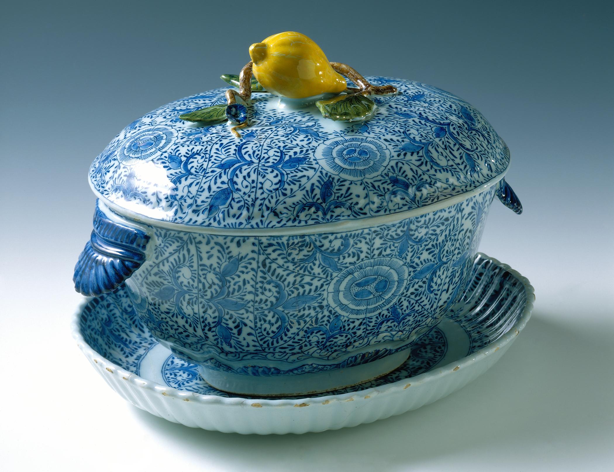 1996.0004.263 A, B Tureen