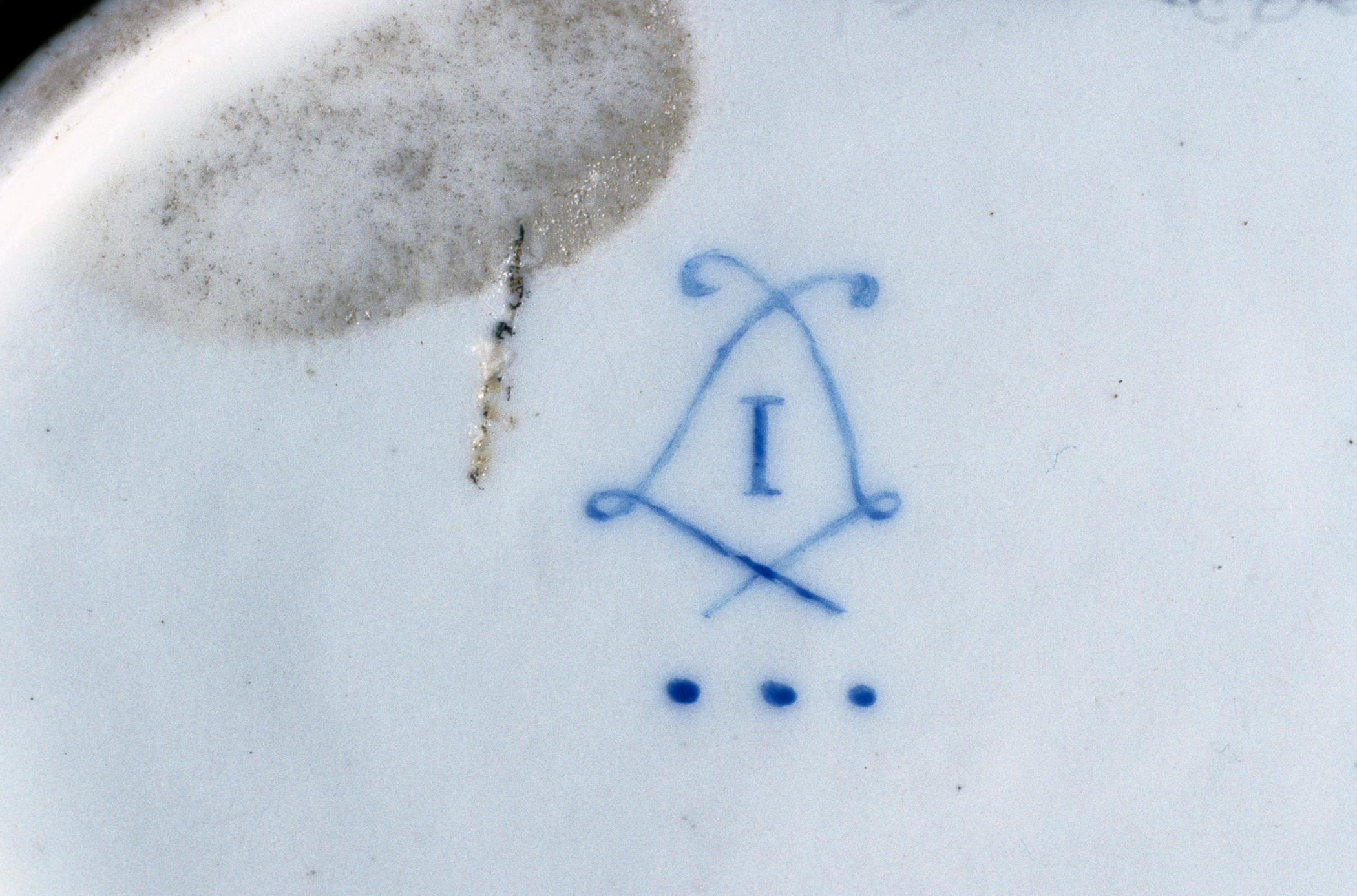 1996.0004.265 A-C Ecuelle (detail 2)