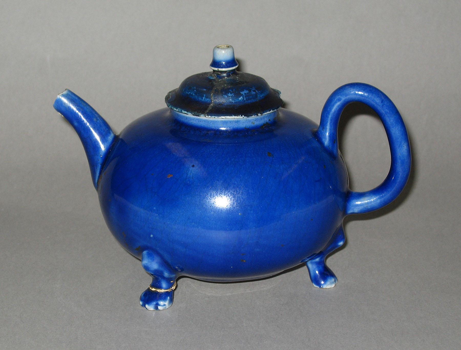 1953.0038.004 Stoneware teapot