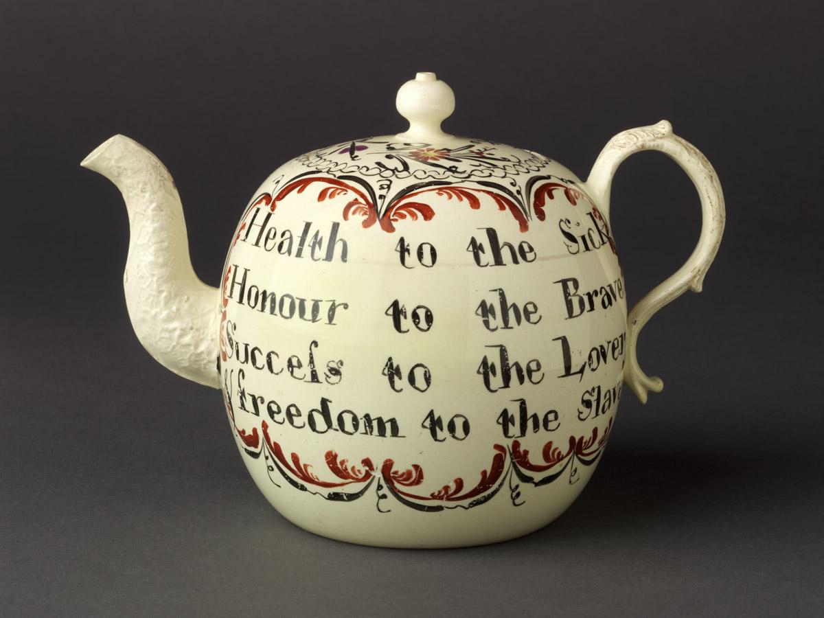 2009.0021.015 Teapot (view 2)