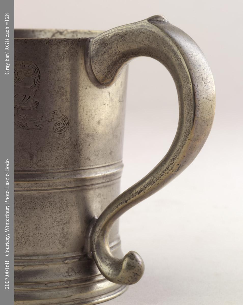 2007.0016 Cup, beaker (detail 1)