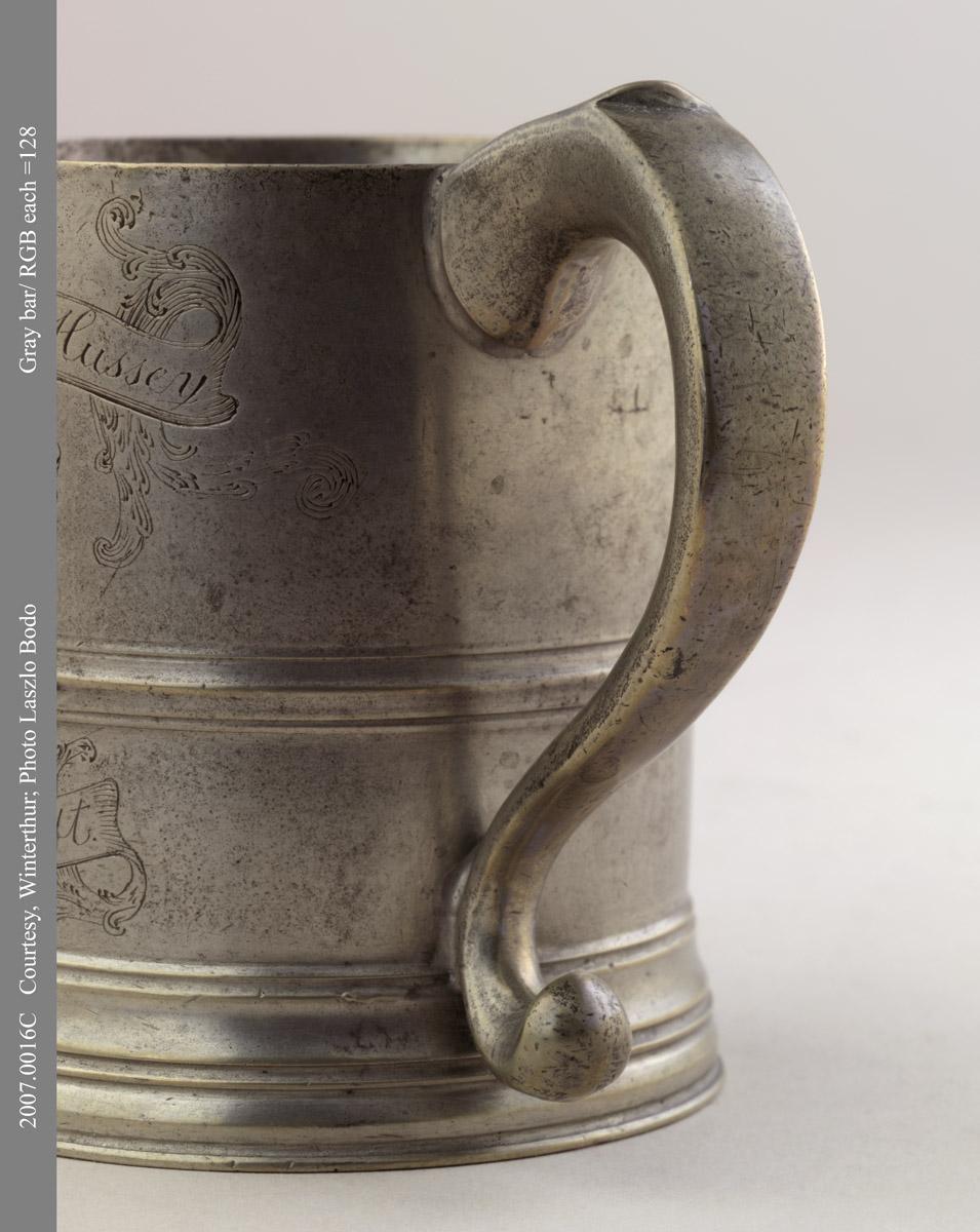 2007.0016 Cup, beaker (detail 2)