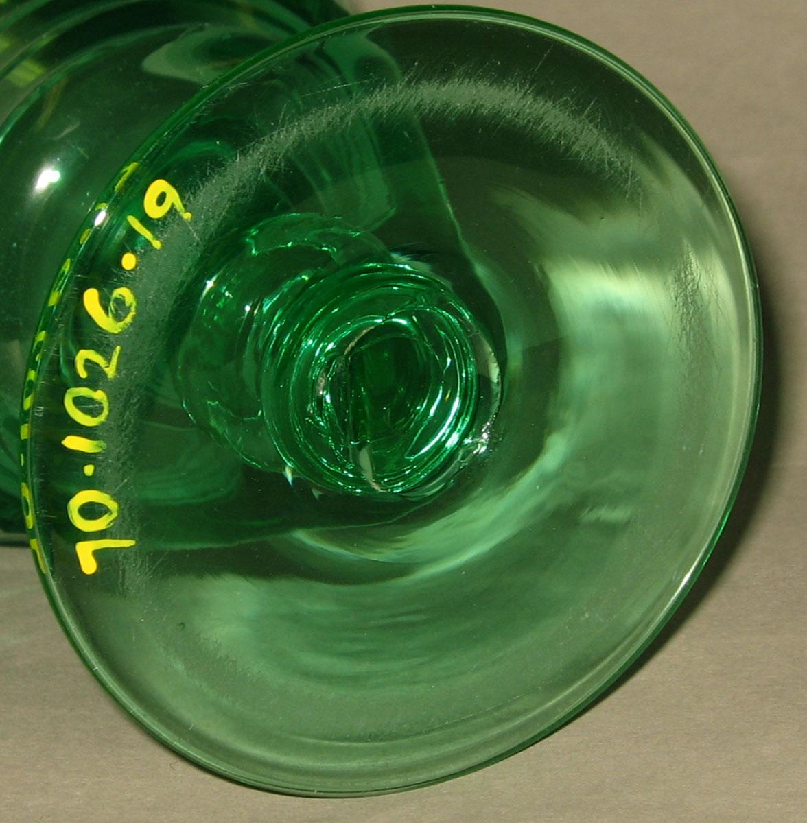 1970.1026.019 Glass goblet (underside)