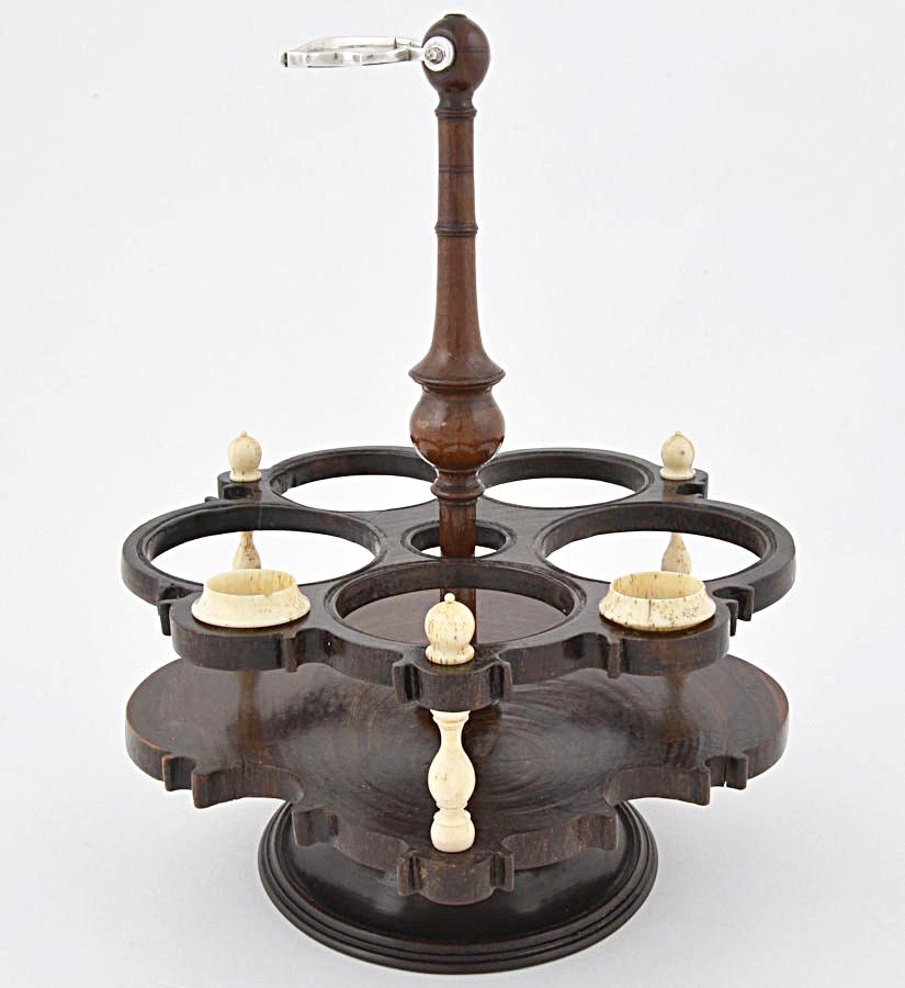 1975.0269 A Cruet Set frame