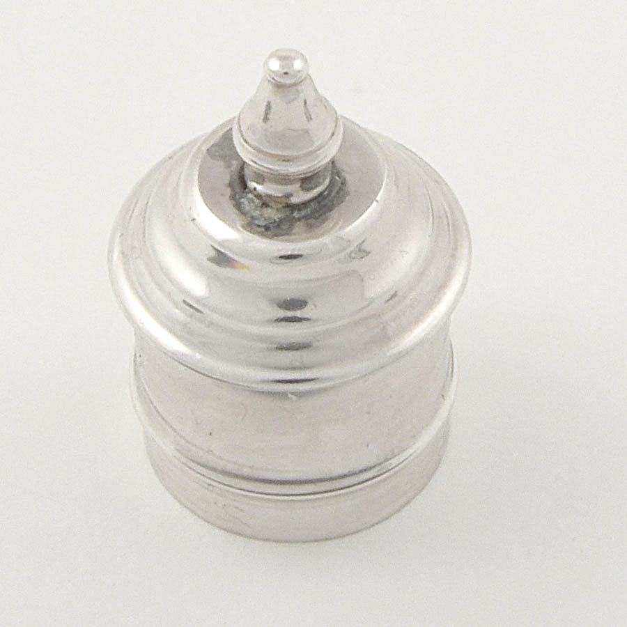 1975.0269 F Silver Cap