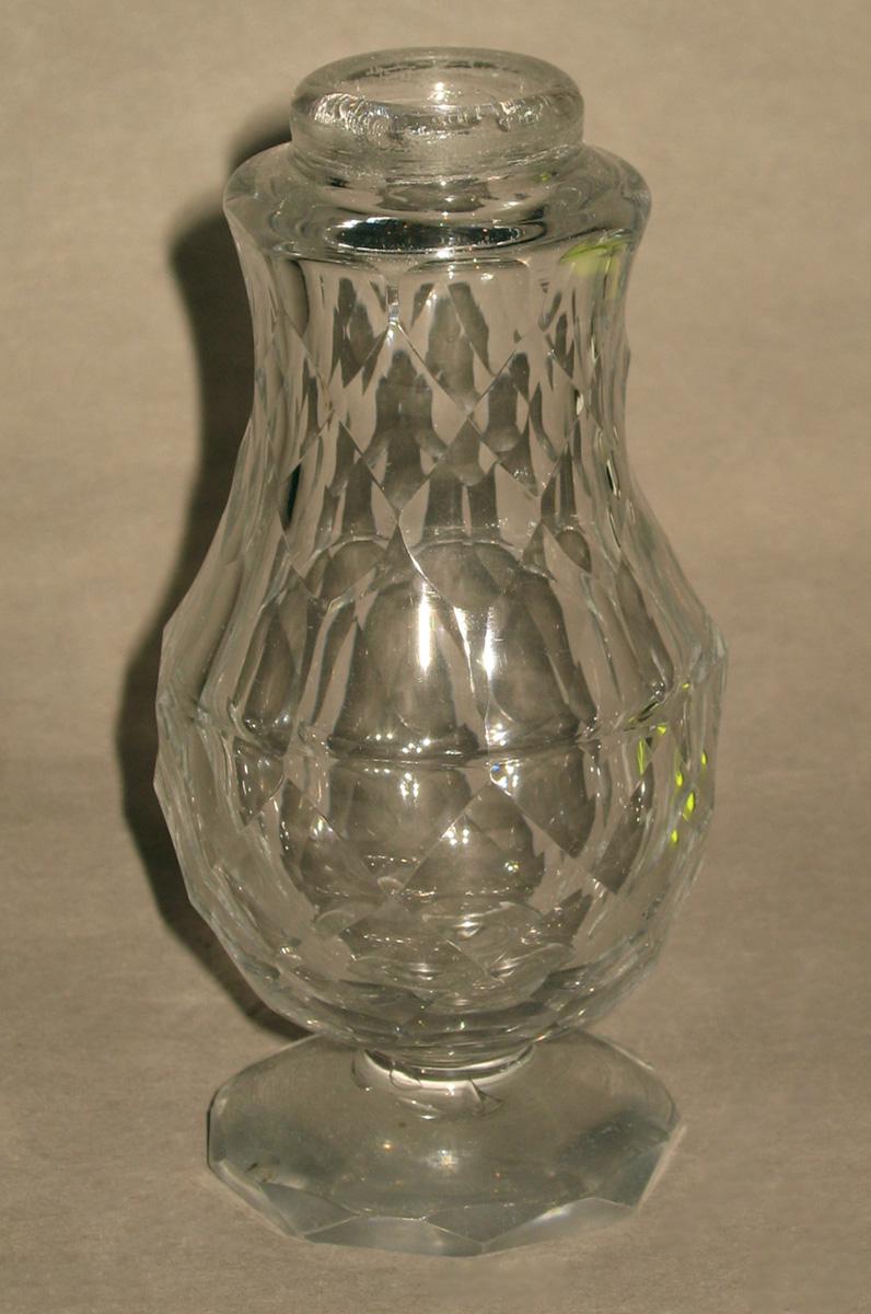1975.0269 H Glass cruet bottle
