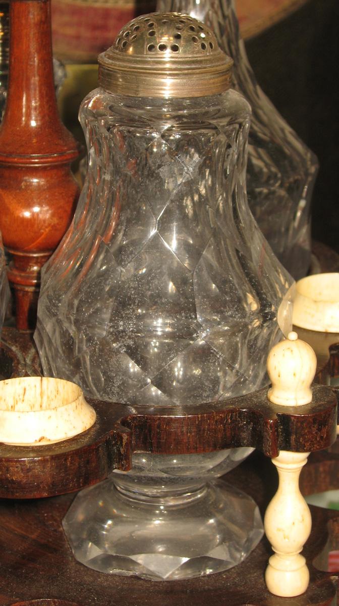 1975.0269 I Glass cruet bottle