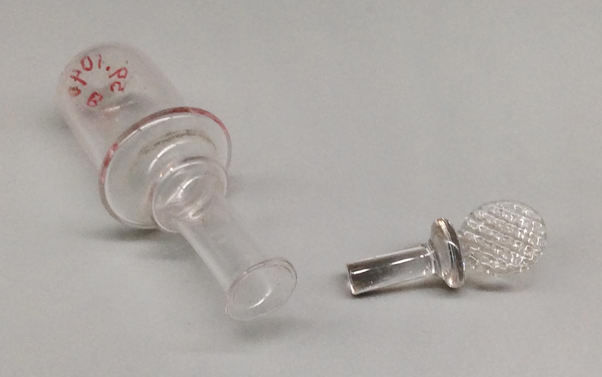 1959.1040 B Cruet, view 3