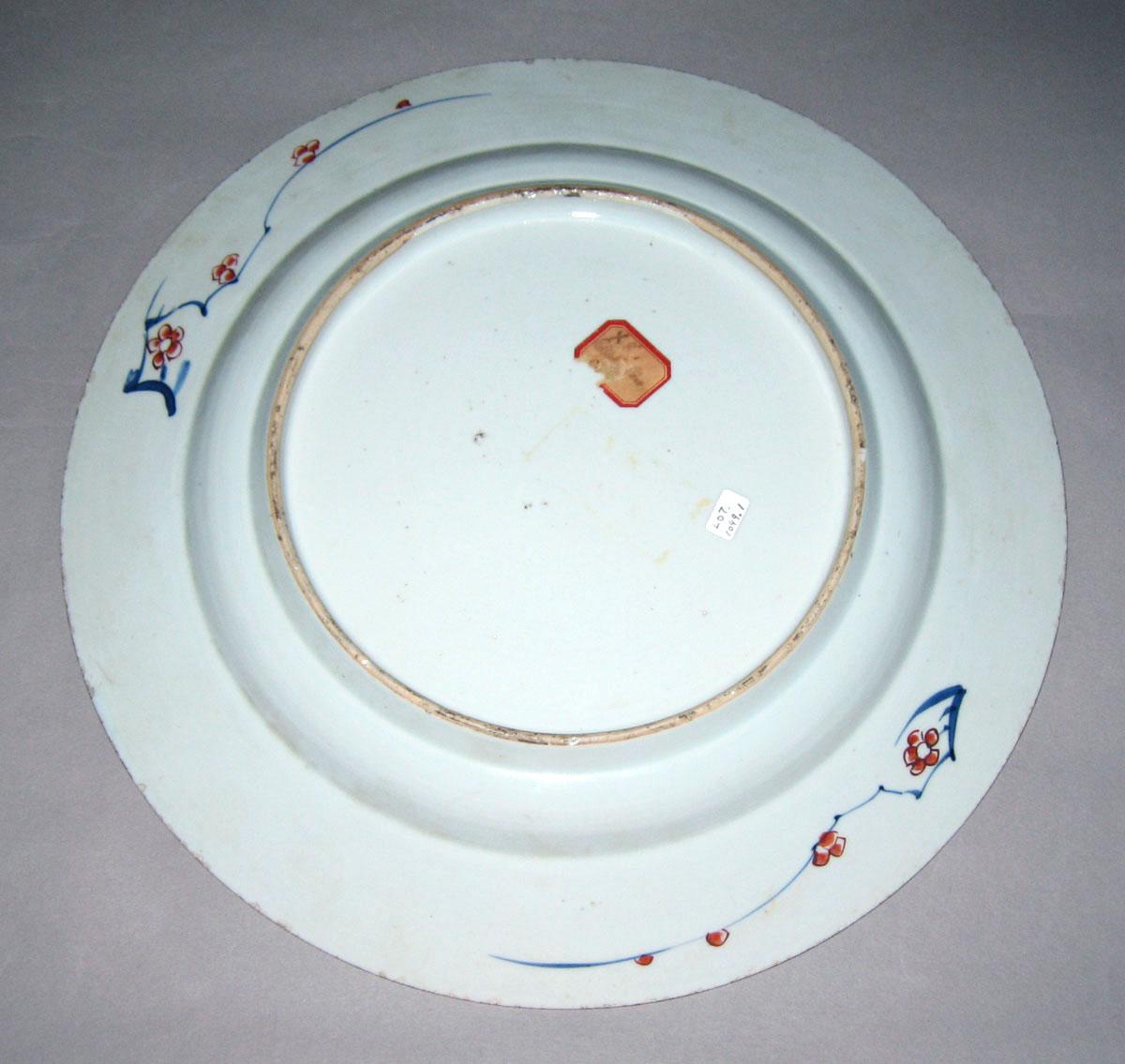 2008.0011.001 Imari porcelain dish, back
