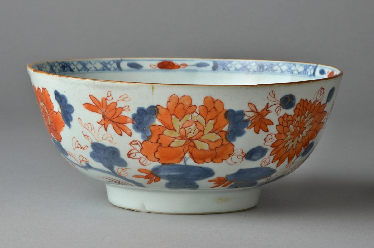 2008.0011.003 Imari porcelain punch bowl, view 1