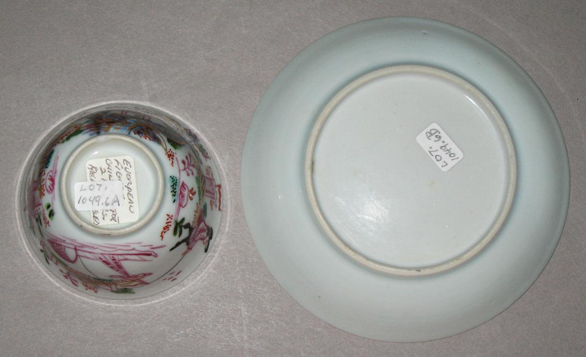 2008.0011.006 A Chinese porcelain teabowl and saucer, bottom