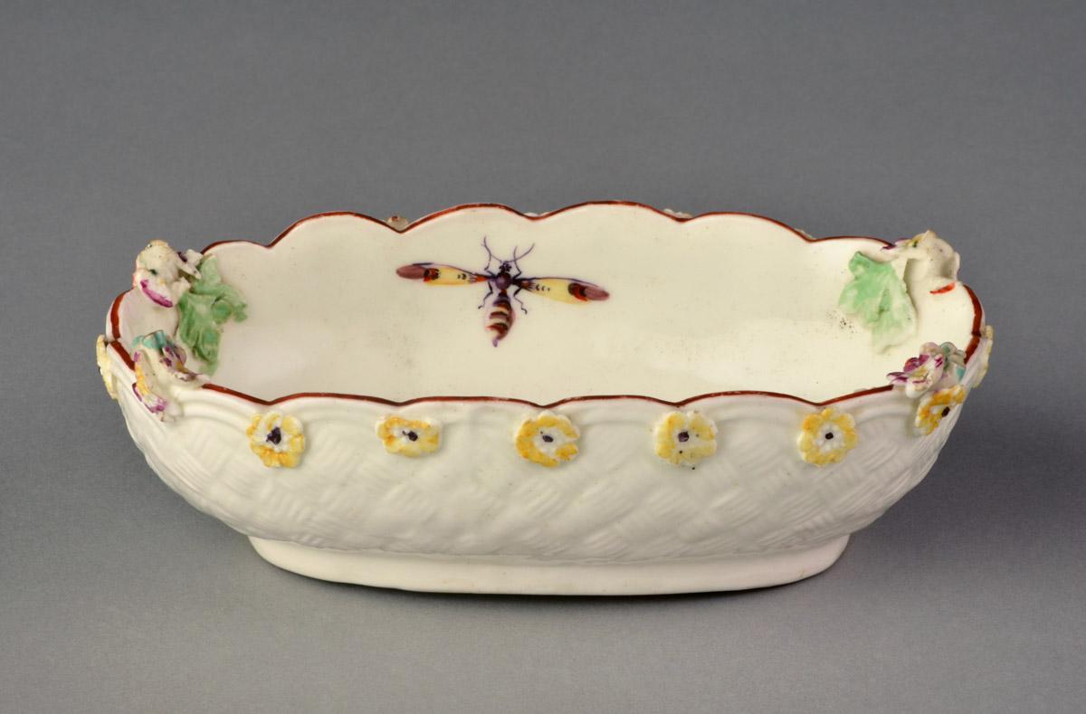 2008.0011.009 Porcelain dish, view 2