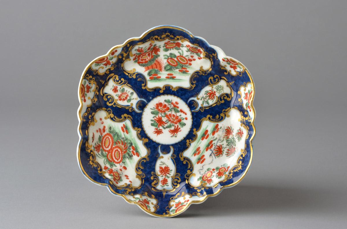 2008.0011.013 Porcelain teapot stand, view 1