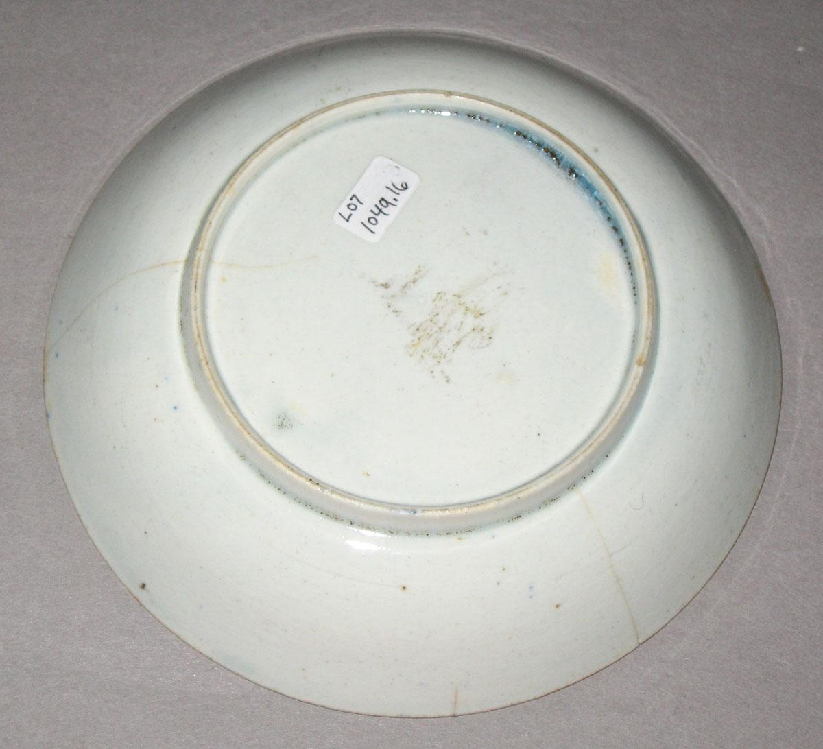 2008.0011.016 Porcelain saucer, back
