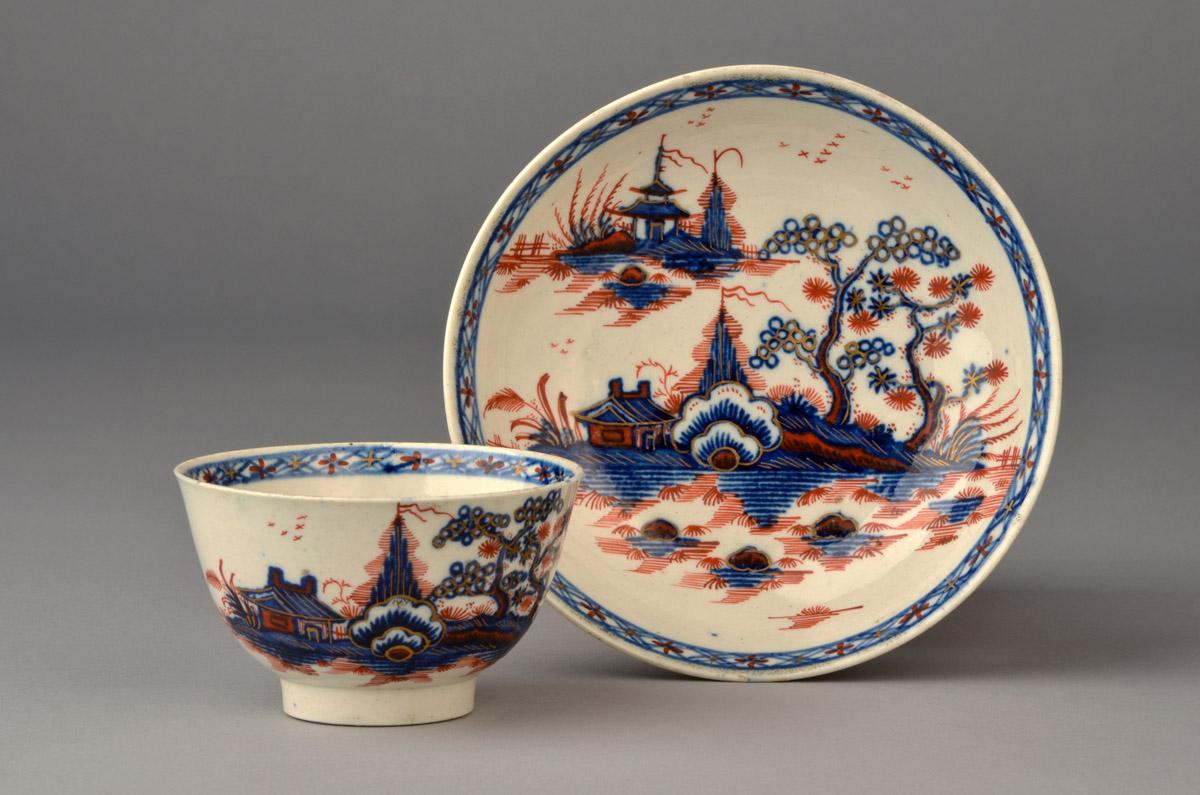 2008.0011.017 A, B Porcelain teabowl and saucer
