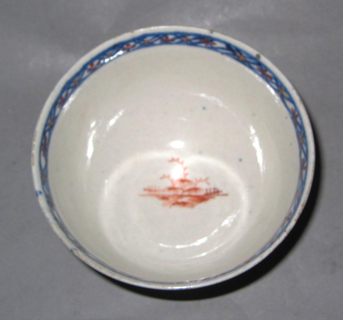 2008.0011.017 A Porcelain teabowl top