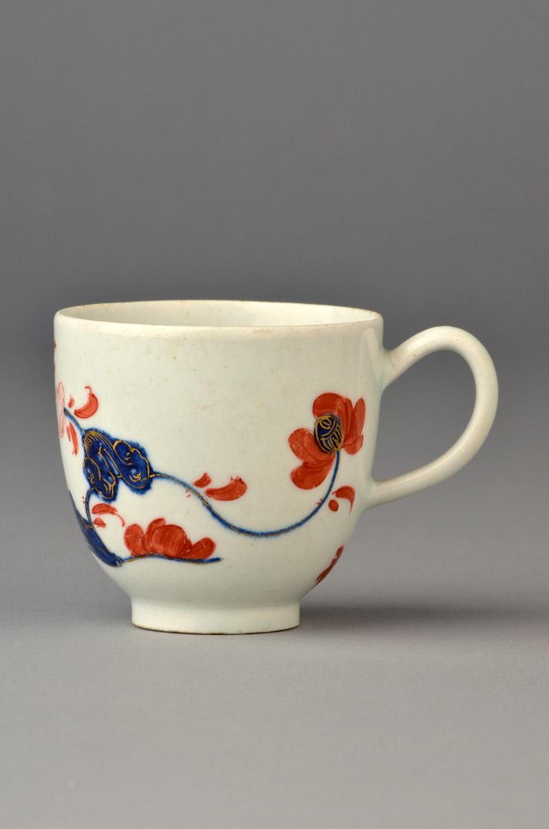 2008.0011.018 Porcelain coffee cup, view 2