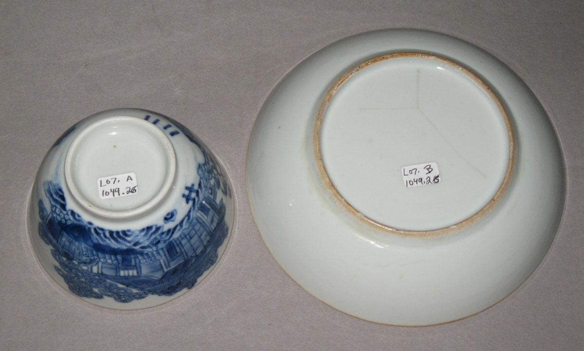 2008.0011.026 A, B Chinese porcelain teabowl and saucer, bottom