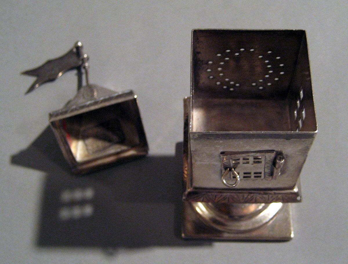 2008.0045.001 Silver Spice Box interior