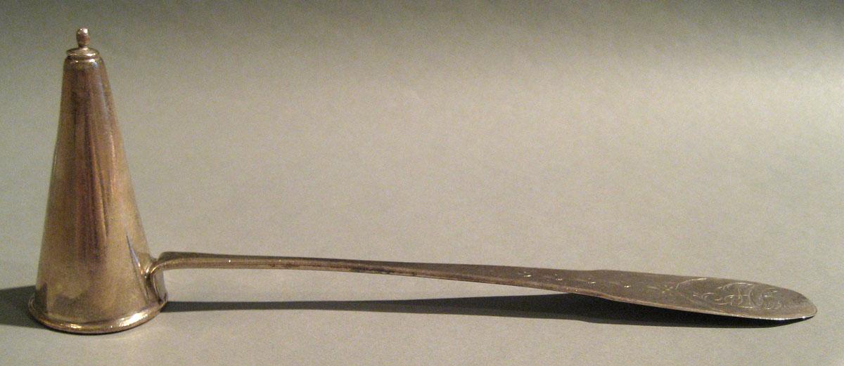 2008.0045.002.002 Silver Snuffer
