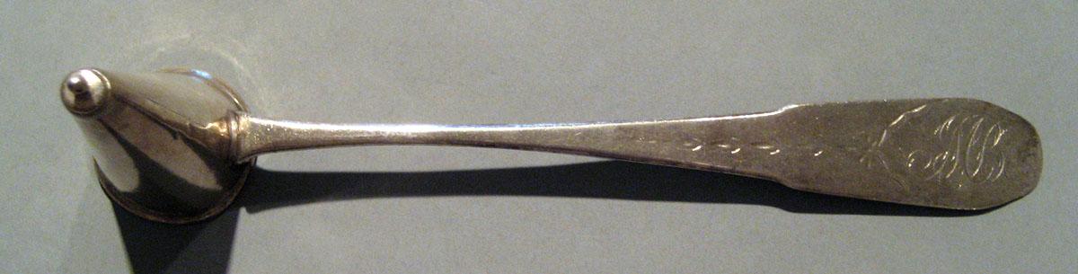 2008.0045.002.002 Silver Snuffer upper surface