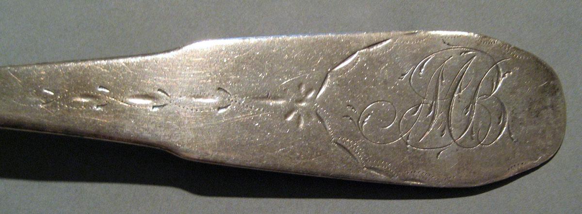 2008.0045.002.002 Silver Snuffer engraving