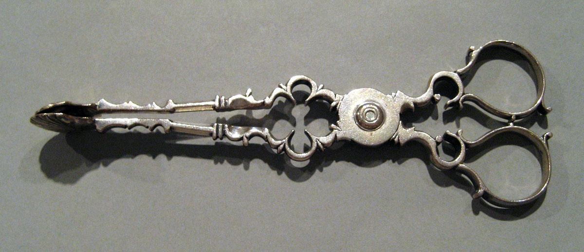 2008.0045.003 Silver Sugar Tongs side 2