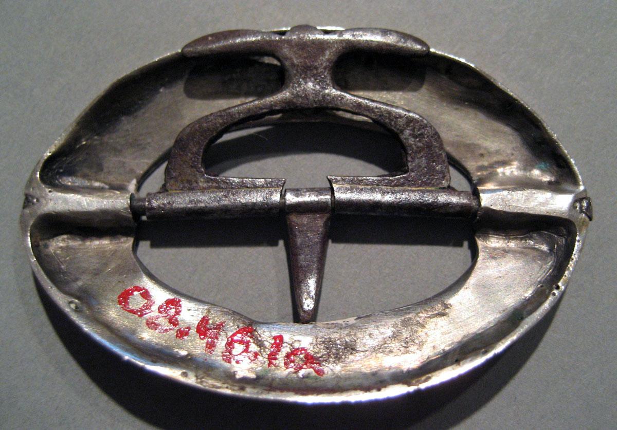 2008.0046.001 A Silver Buckle underside