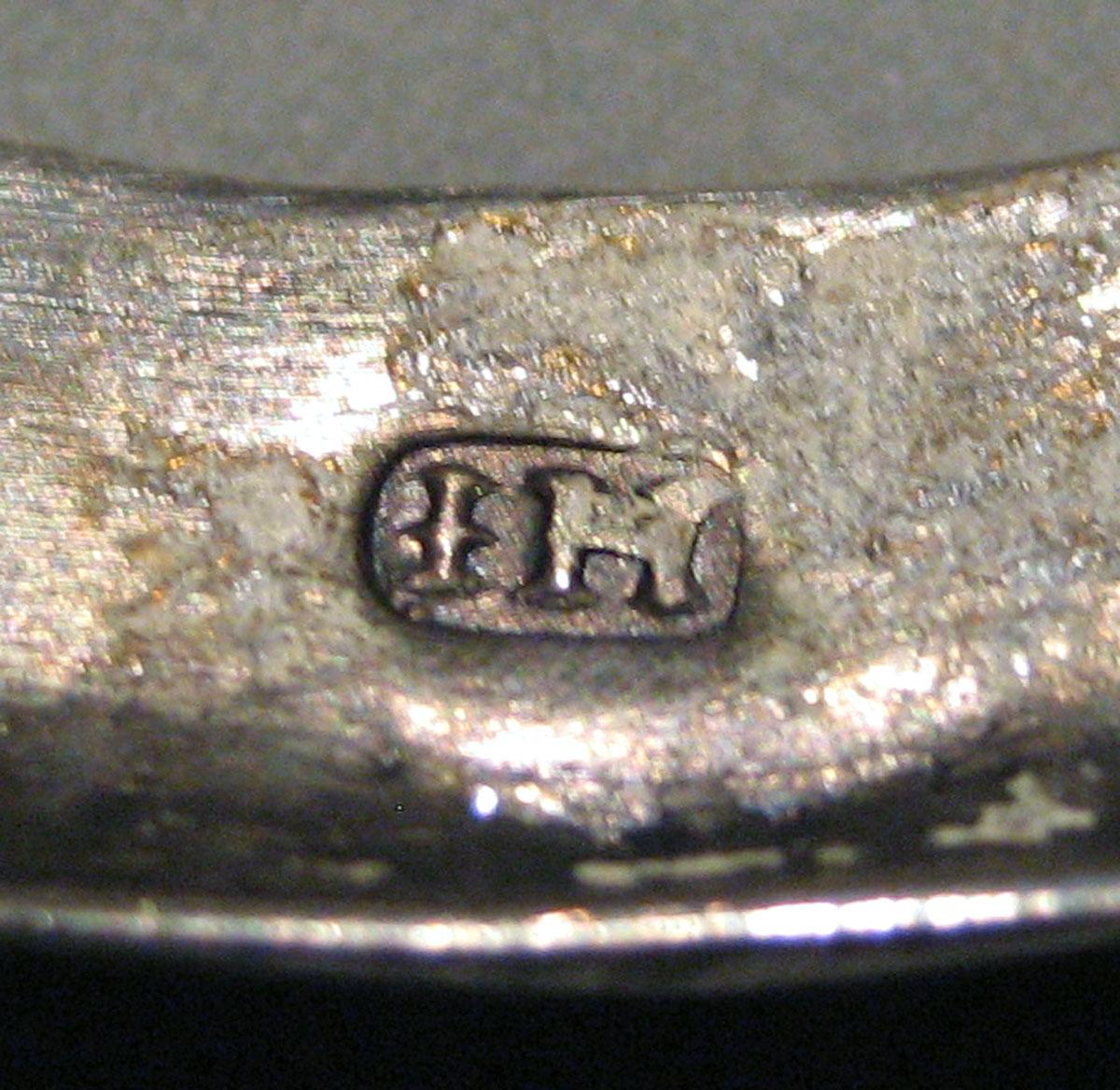 2008.0046.001 A Silver Buckle mark