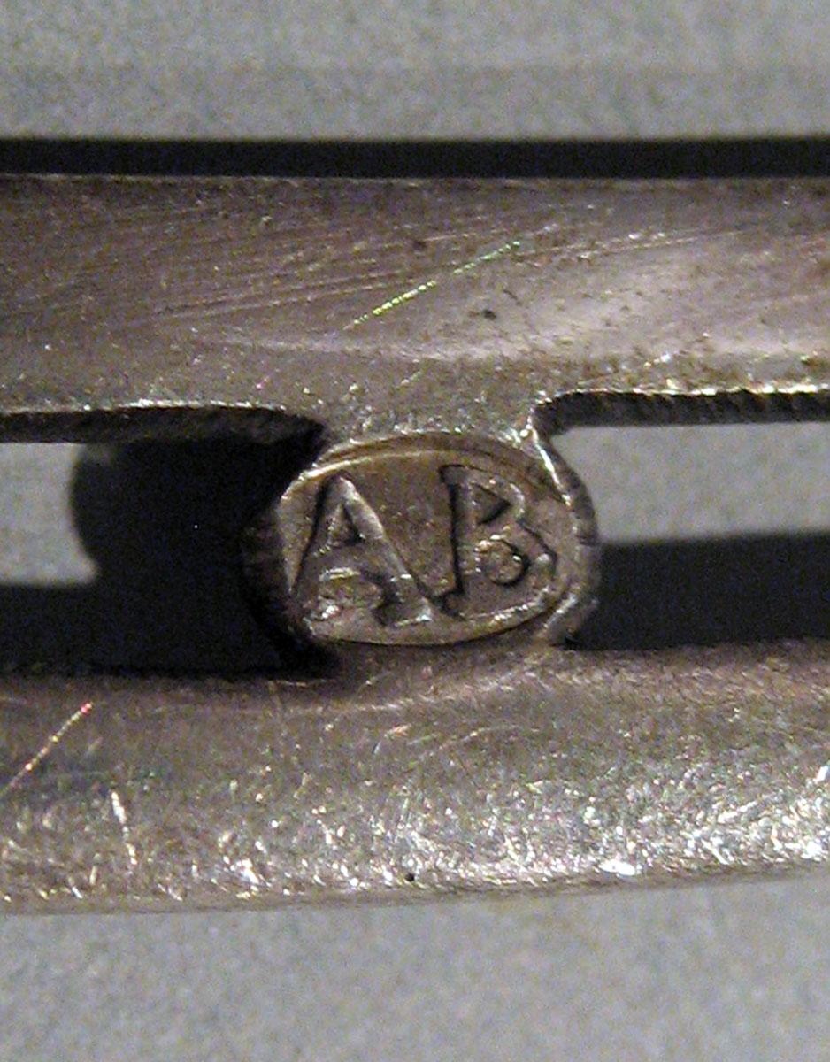 2008.0046.003 Silver Buckle mark 2