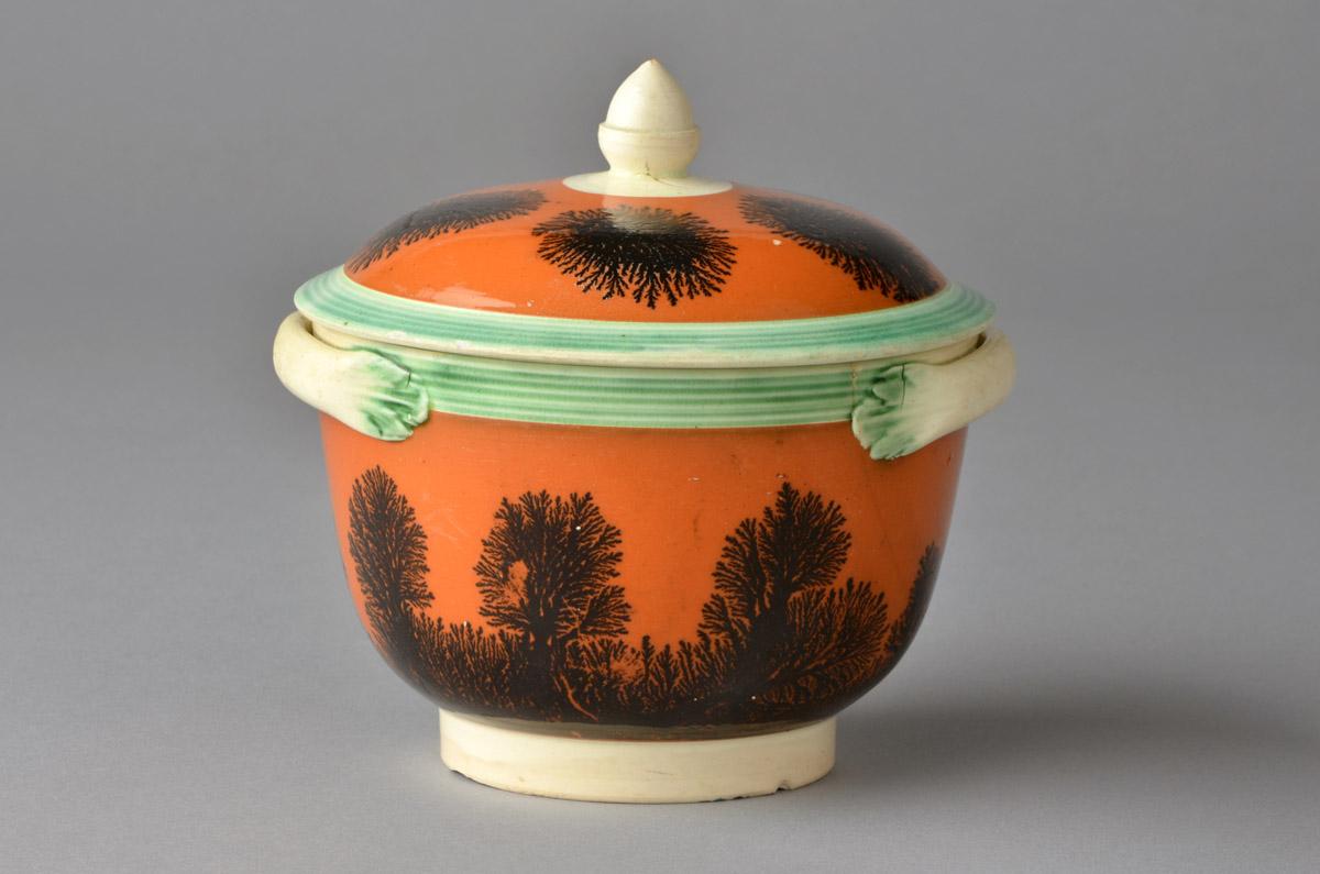 2008.0003.008 A, B Mocha ware sugar bowl