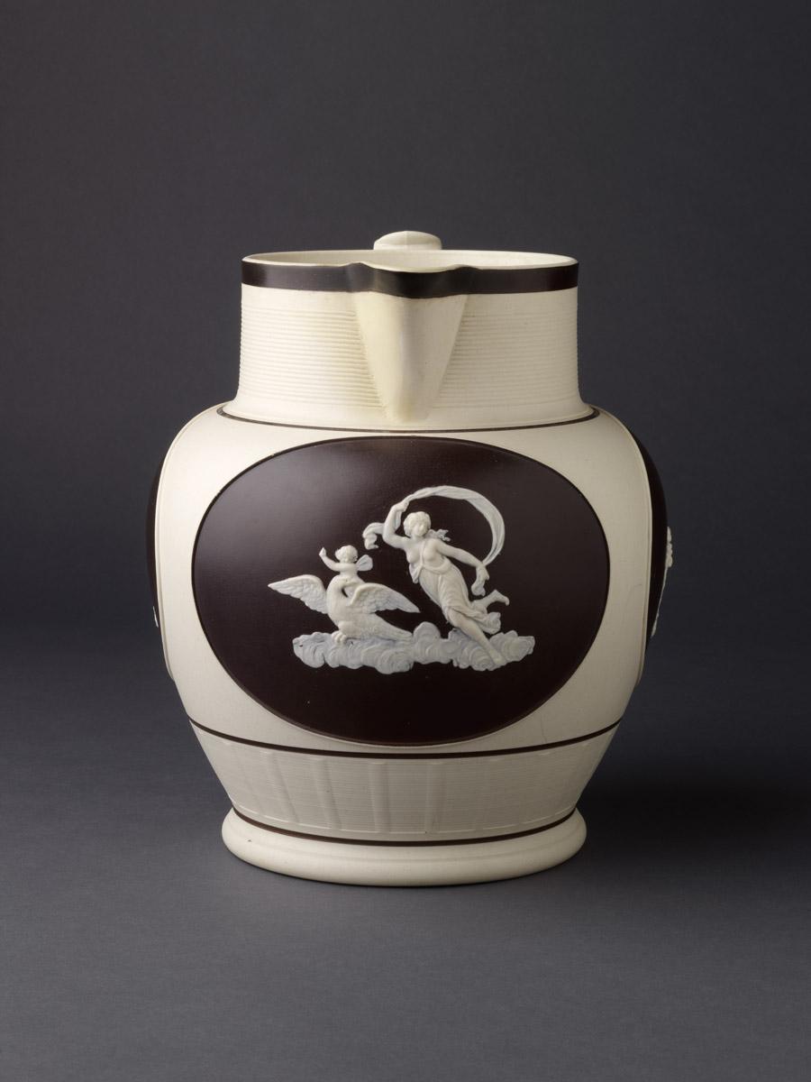 2008.0013.001 Stoneware jug side 2